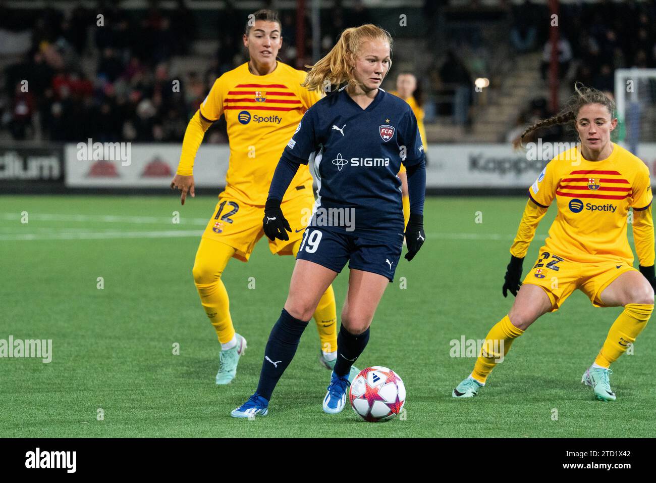 Malmoe, Suède. 13 décembre 2023. Sofie Bredgaard (19) du FC Rosengaard vu lors du match de la Ligue des champions féminine de l’UEFA entre le FC Rosengaard et le FC Barcelone au Malmö Idrottsplats à Malmö. (Crédit photo : Gonzales photo - Joe Miller). Banque D'Images