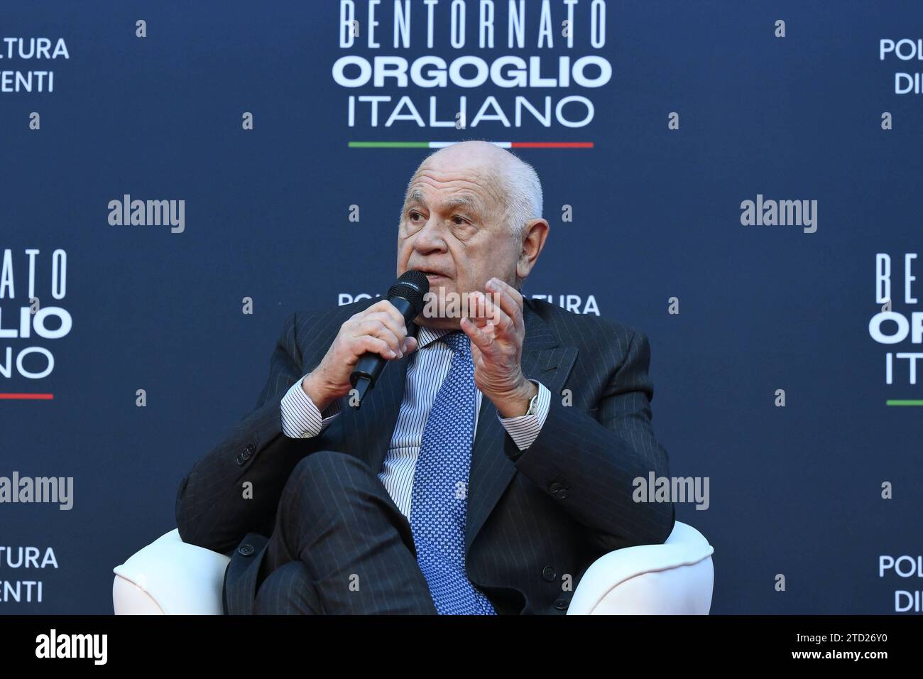 Reportage - Atreju 2023 - Orgoglio Italiano - jour 2 Carlo Nordio pendant Atreju 2023 - Orgoglio Italiano - jour 2, célébration de Fratelli dItalia, 15 décembre 2023, Castel Sant Angelo, Rome, Italie. Rome Castel Sant Angelo Italie Copyright : xDomenicoxCippitellix/xLiveMediax LPN 1164173 Banque D'Images Reportage - Atreju 2023 - Orgoglio Italiano - jour 2 Carlo Nordio pendant Atreju 2023 - Orgoglio Italiano - jour 2, célébration de Fratelli dItalia, 15 décembre 2023, Castel Sant Angelo, Rome, Italie. Rome Castel Sant Angelo Italie Copyright : xDomenicoxCippitellix/xLiveMediax LPN 1164173 Banque D'Images