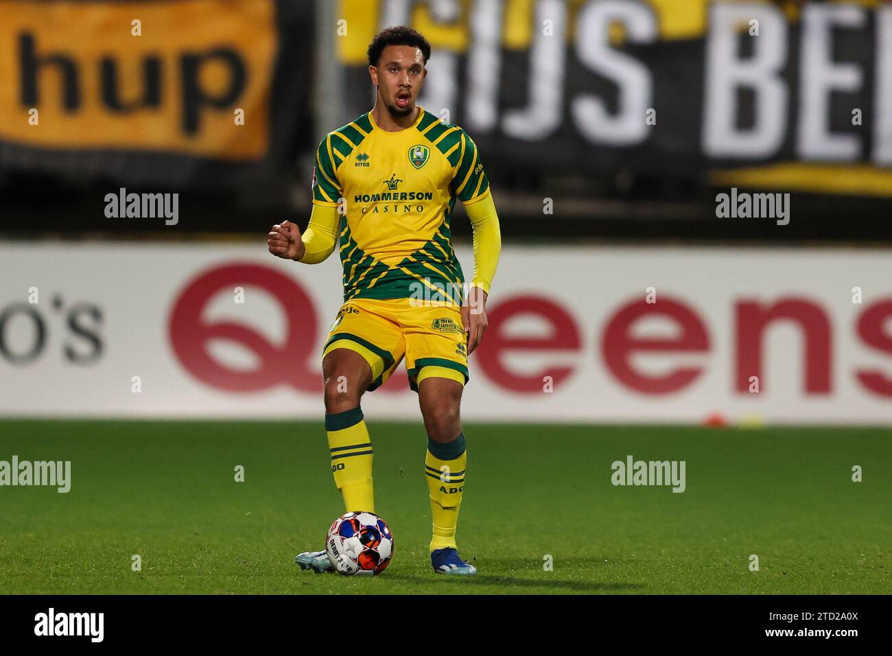 DEN HAAG, PAYS-BAS - DÉCEMBRE 15 : Gylermo Siereveld d'ado Den Haag en action lors du match néerlandais Keuken Kampioen Divisie entre ado Den Haag et NAC Breda au Bingoal Stadion le 15 décembre 2023 à Den Haag, pays-Bas. (Photo Hans van der Valk/Orange Pictures) Banque D'Images