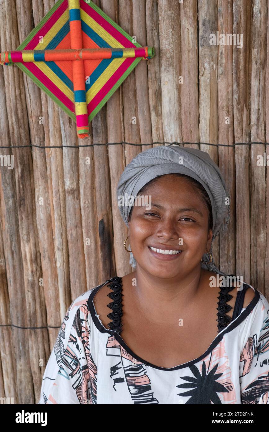 Tisserand Wayuu, la Guajira, Colombie Banque D'Images