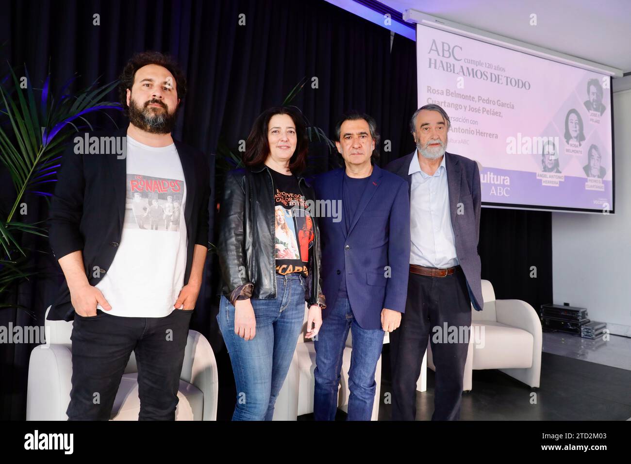 Madrid, 04/26/2023. Cercle des Beaux-Arts Classe de culture ABC. 120 ans d'ABC. 'Nous parlons de tout' avec Rosa Belmonte, Pedro G. Cuartango, José Peláez et Ángel Antonio Herrera. Photo : Guillermo Navarro. Archdc. Crédit : Album / Archivo ABC / Guillermo Navarro Banque D'Images