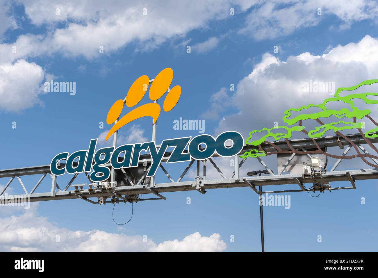 Gros plan de l'enseigne du zoo de Calgary à l'entrée. Calgary, Alberta, Canada Banque D'Images