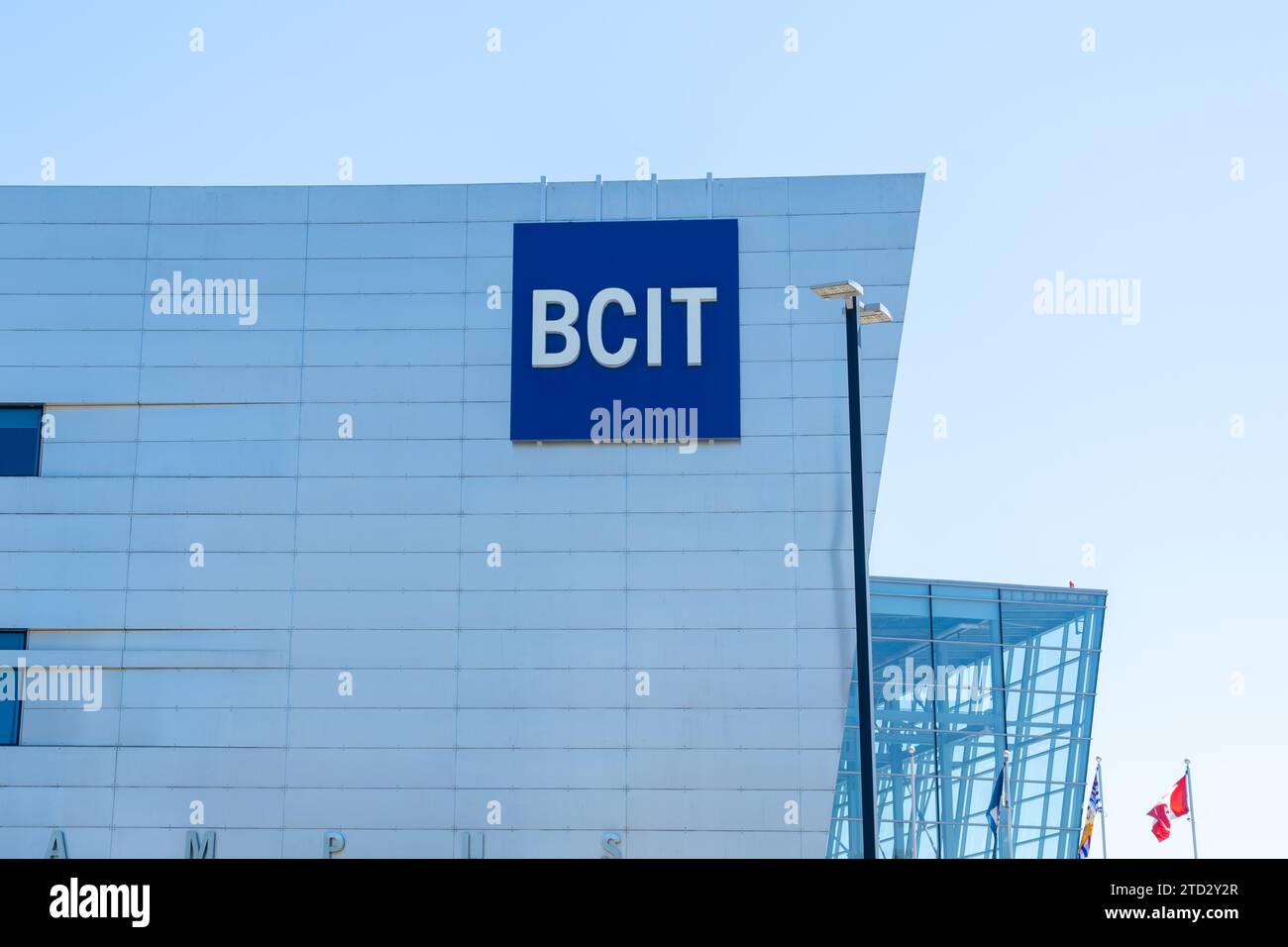 Signe BCIT sur le bâtiment du campus de technologie aérospatiale de BCIT à Richmond, Colombie-Britannique, Canada Banque D'Images