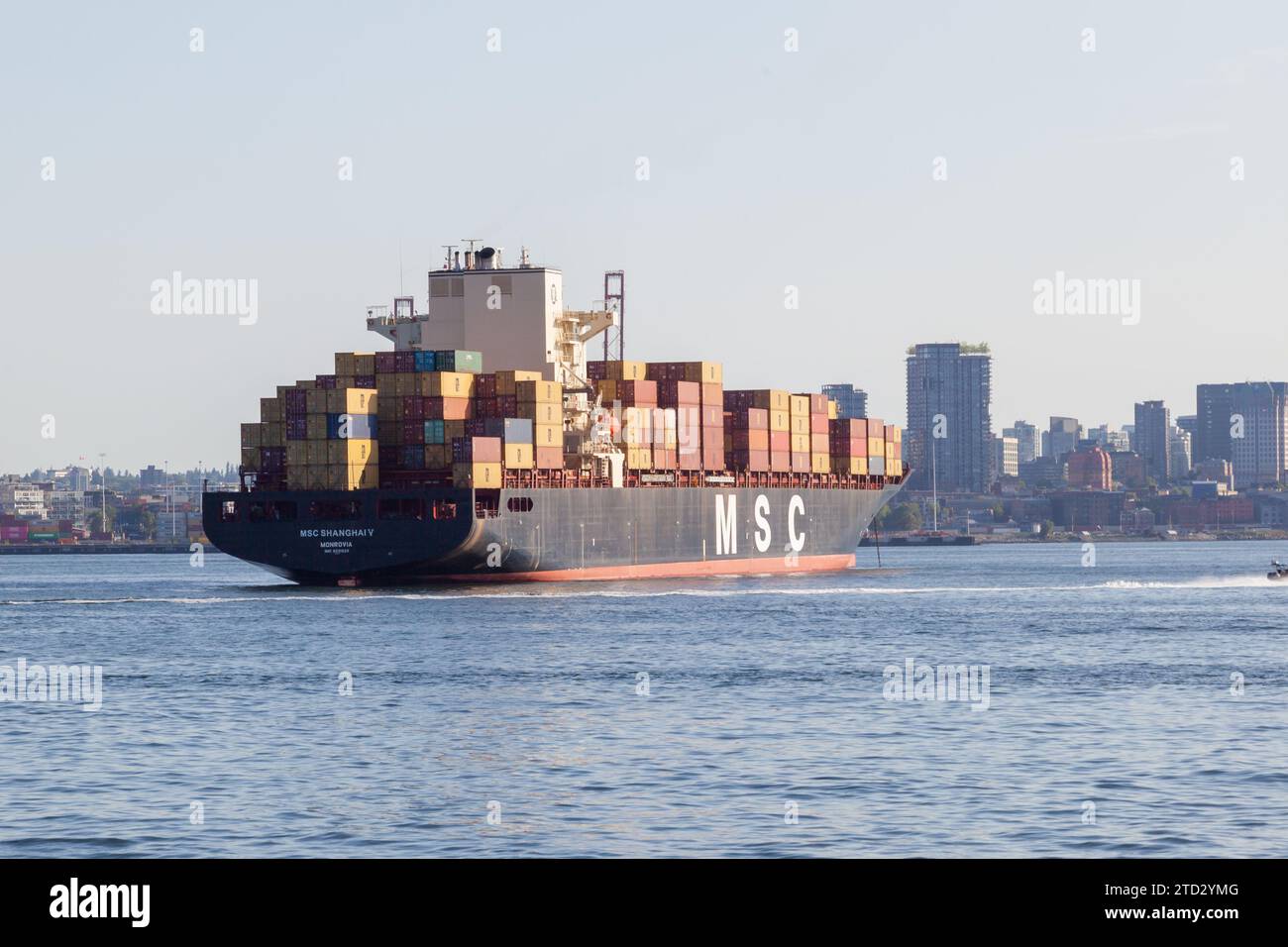 MSC SHANGHAI V Container Ship au port de Vancouver à Vancouver, Colombie-Britannique, Canada Banque D'Images