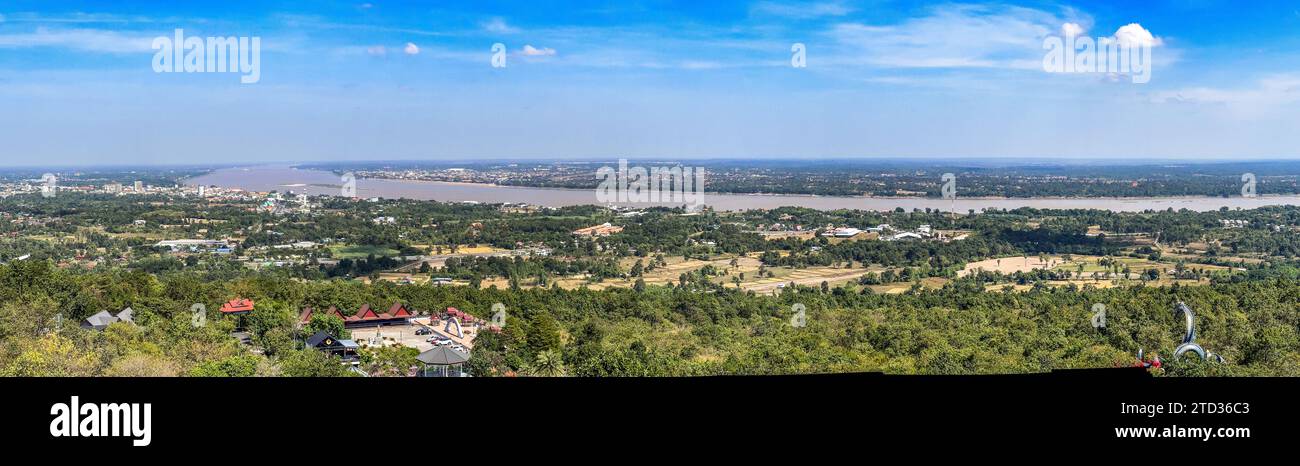 Wat Roi Phra Phutthabat Phu Manorom, Mukdahan, Thaïlande Banque D'Images