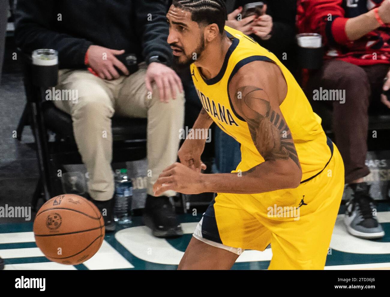 WASHINGTON, DC - 15 DÉCEMBRE : l'attaquant OBI Toppin (1) des Indiana Pacers arrive sur le terrain lors d'un match NBA entre les Wizards de Washington et les Pacers de l'Indiana le 15 décembre 2023, à Capital One Arena, à Washington, DC. (Photo de Tony Quinn/SipaUSA) Banque D'Images