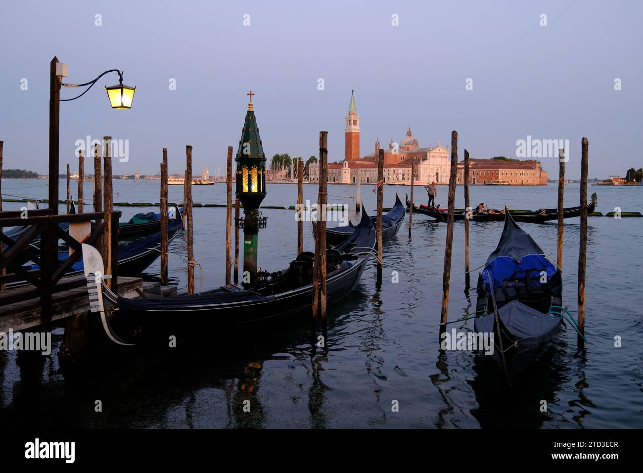 Venise Italie - Riva degli Schiavoni vue sur l'île San Giorgio Maggiore Banque D'Images