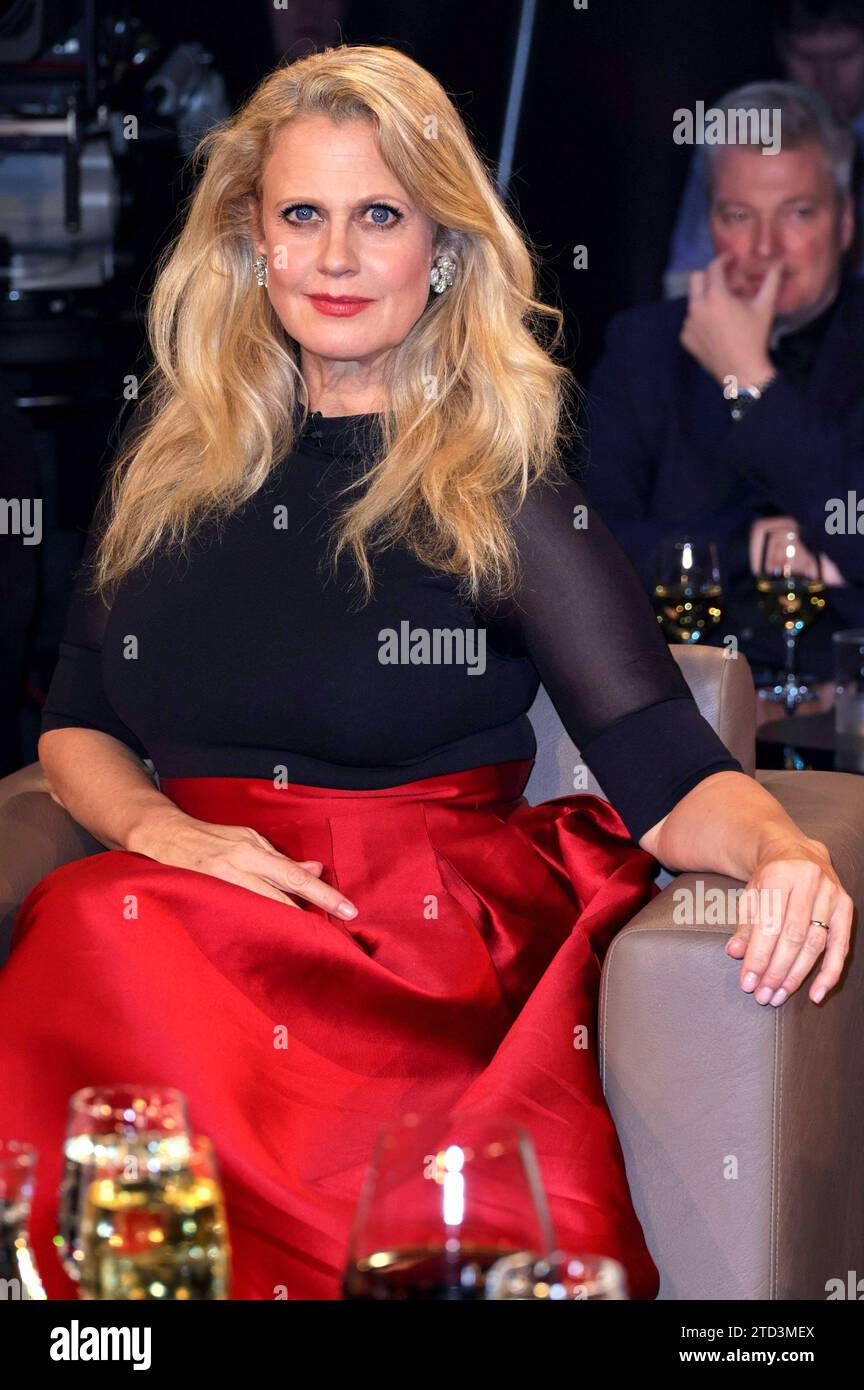Barbara Schöneberger BEI der Aufzeichnung der NDR Talk Show im NDR Fernsehstudio Lokstedt. Hambourg, 15.12.2023 *** Barbara Schöneberger à l'enregistrement du NDR Talk Show dans le studio de télévision NDR à Lokstedt Hambourg, 15 12 2023 Foto:xgbrcix/xFuturexImagex ndr_talk1512_3204 Banque D'Images
