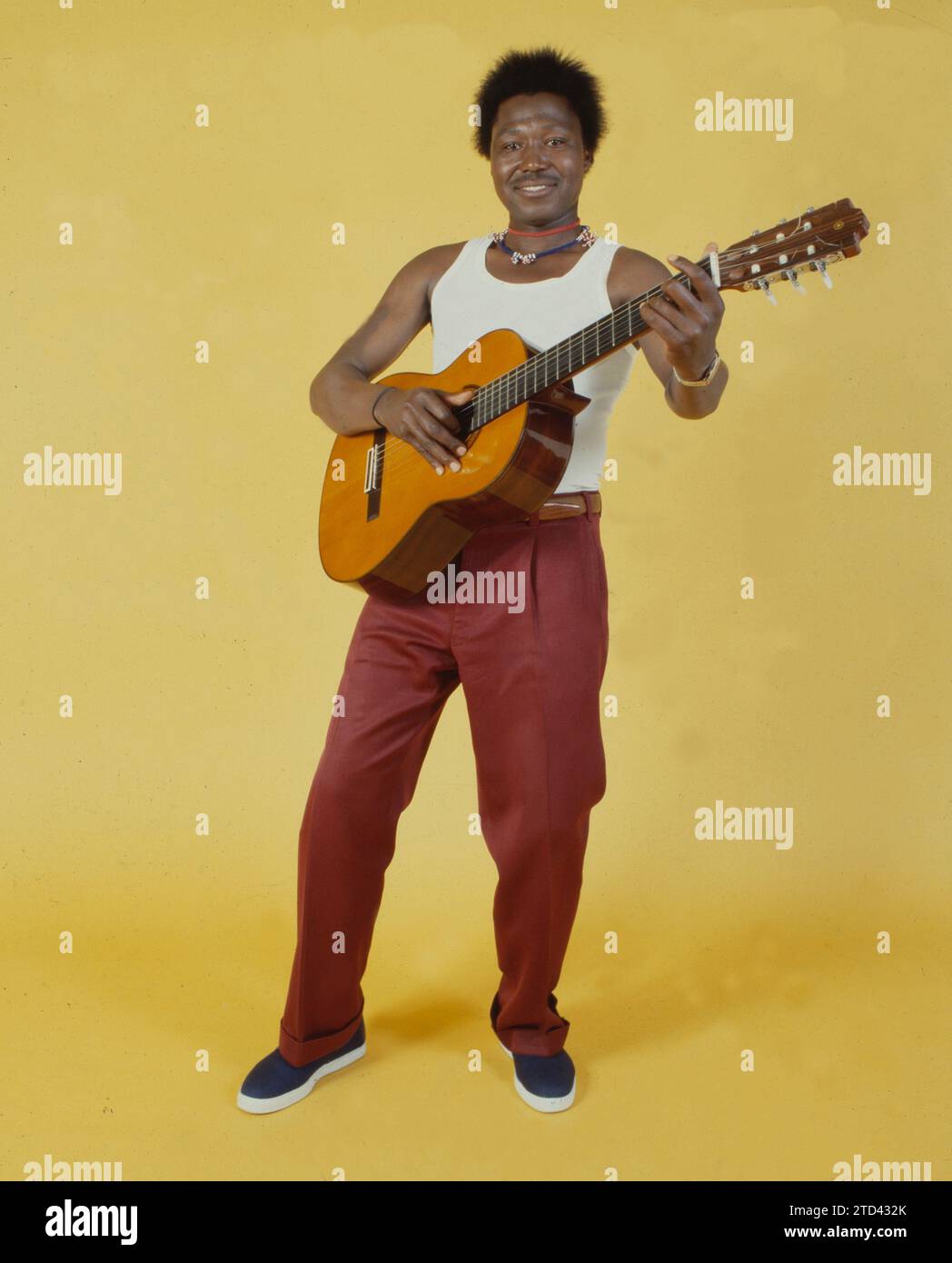 Musicien sud-africain Jospeh Mathonsi, 1985, Yeoville, Johannesburg Gauteng, Afrique du Sud. De la collection - musiciens sud-africains des années 1980 - Archives photographiques Don Minnaar Banque D'Images