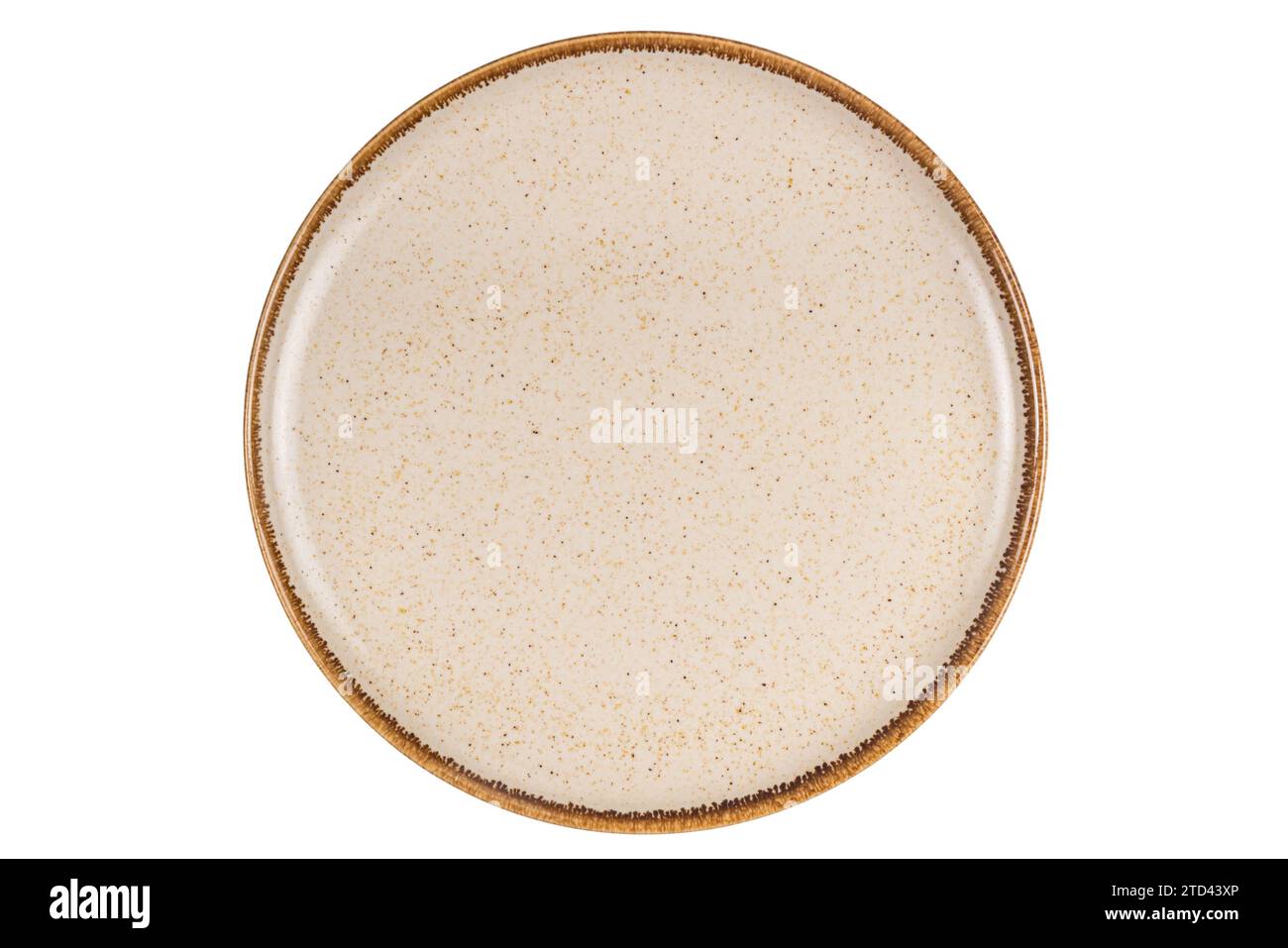 Vue de dessus de la plaque en céramique brune à pois ronde simple vide avec bord brun isolé sur fond blanc avec chemin de détourage. Banque D'Images