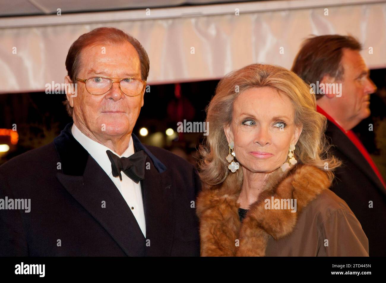 Semperoper ball 2012, Roger Moore et sa femme Kristina Tholstrup Banque D'Images