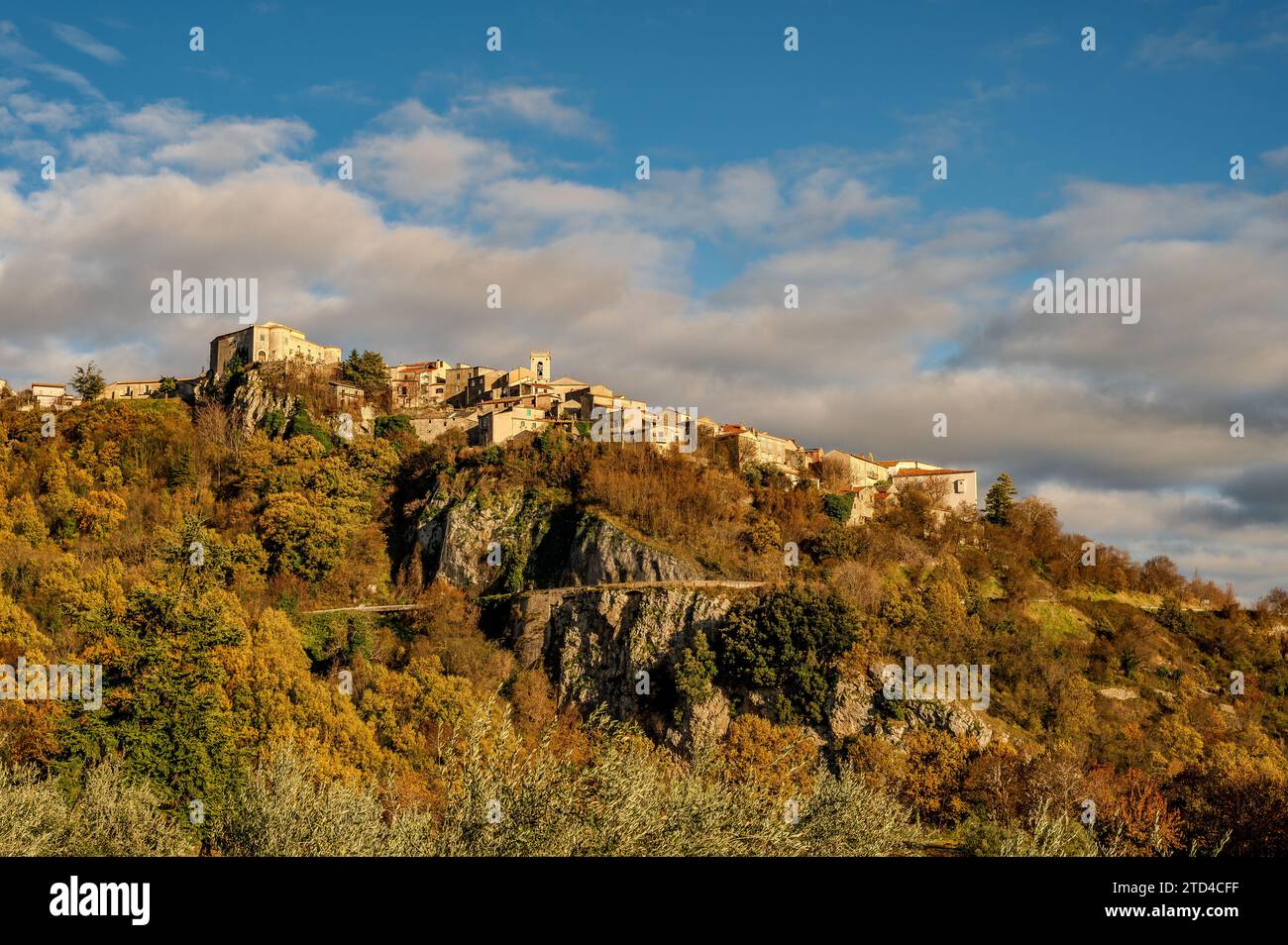 Macchiagodena est une commune italienne de 1 648 habitants dans la province d'Isernia en Molise. Banque D'Images