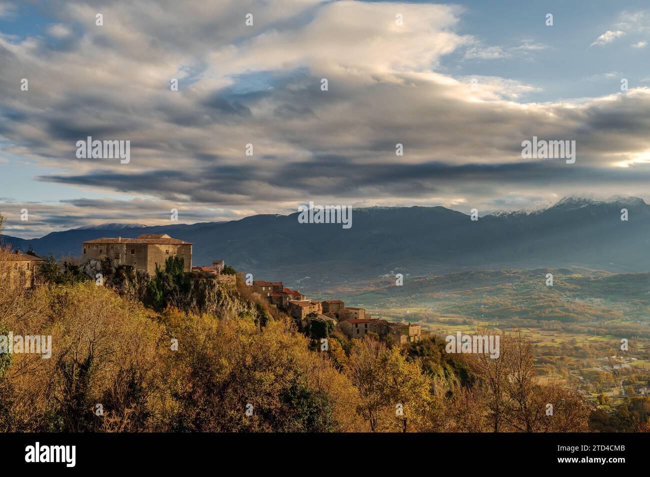 Macchiagodena est une commune italienne de 1 648 habitants dans la province d'Isernia en Molise. Banque D'Images