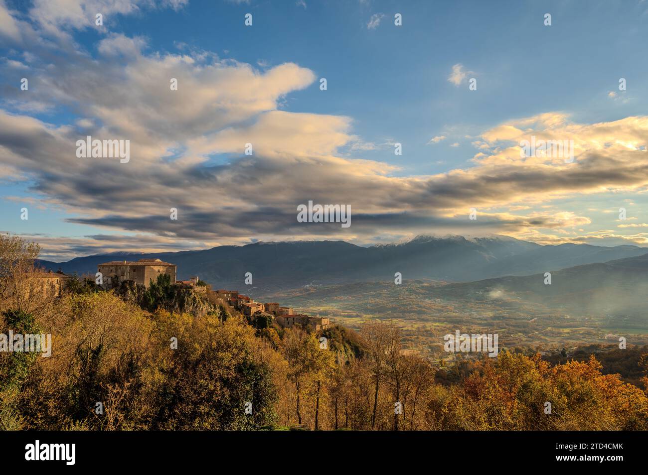 Macchiagodena est une commune italienne de 1 648 habitants dans la province d'Isernia en Molise. Banque D'Images