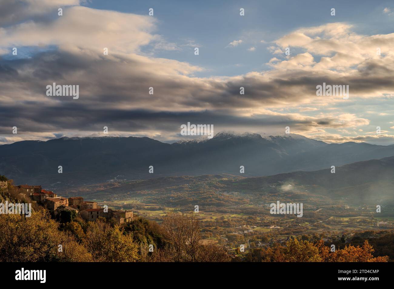 Macchiagodena est une commune italienne de 1 648 habitants dans la province d'Isernia en Molise. Banque D'Images