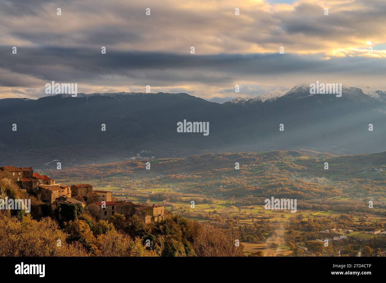 Macchiagodena est une commune italienne de 1 648 habitants dans la province d'Isernia en Molise. Banque D'Images