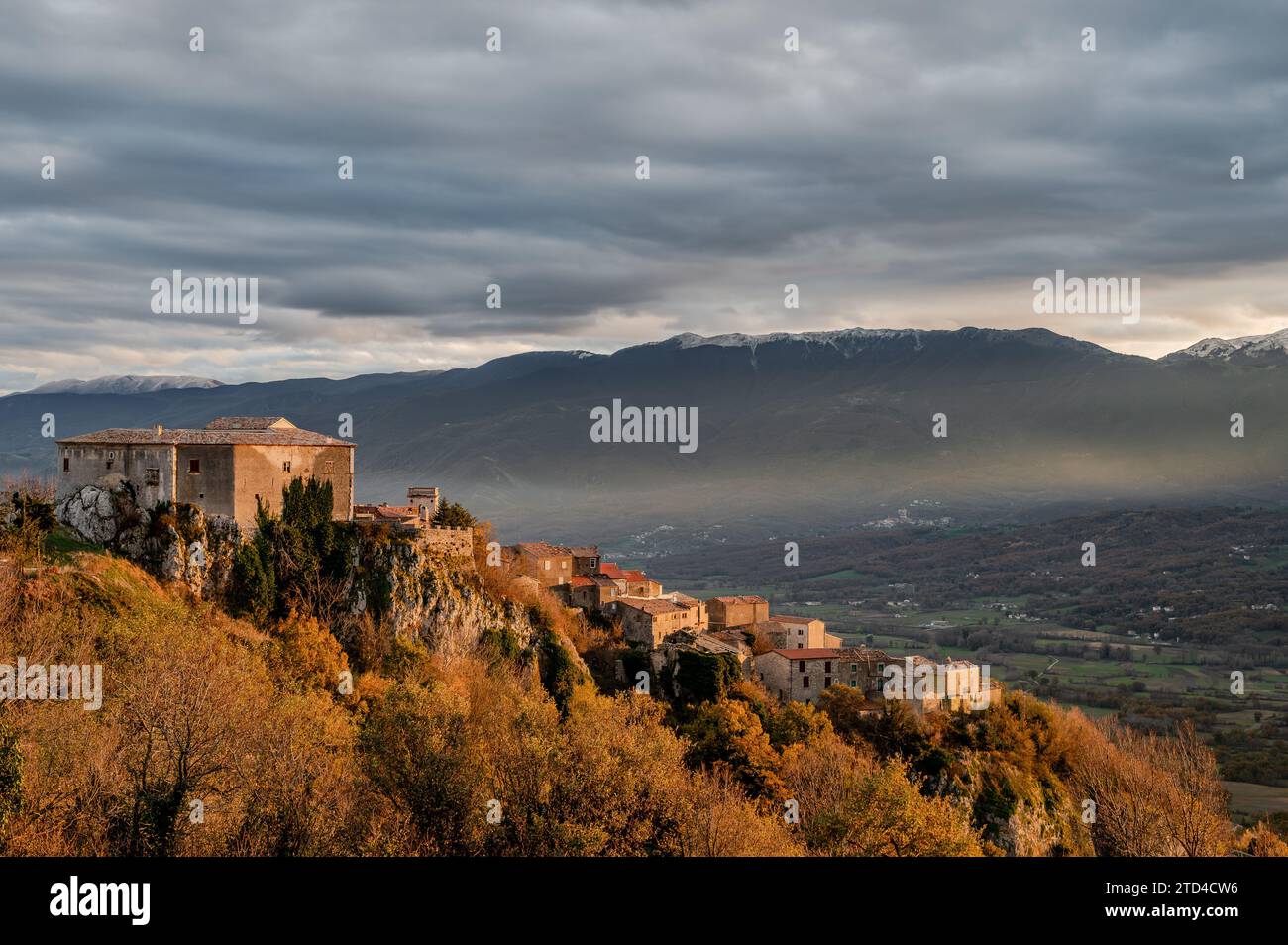 Macchiagodena est une commune italienne de 1 648 habitants dans la province d'Isernia en Molise. Banque D'Images