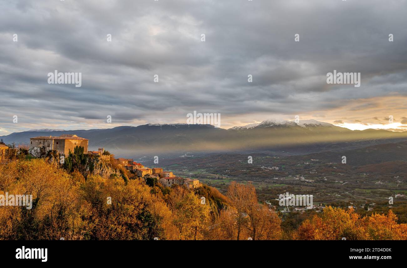 Macchiagodena est une commune italienne de 1 648 habitants dans la province d'Isernia en Molise. Banque D'Images