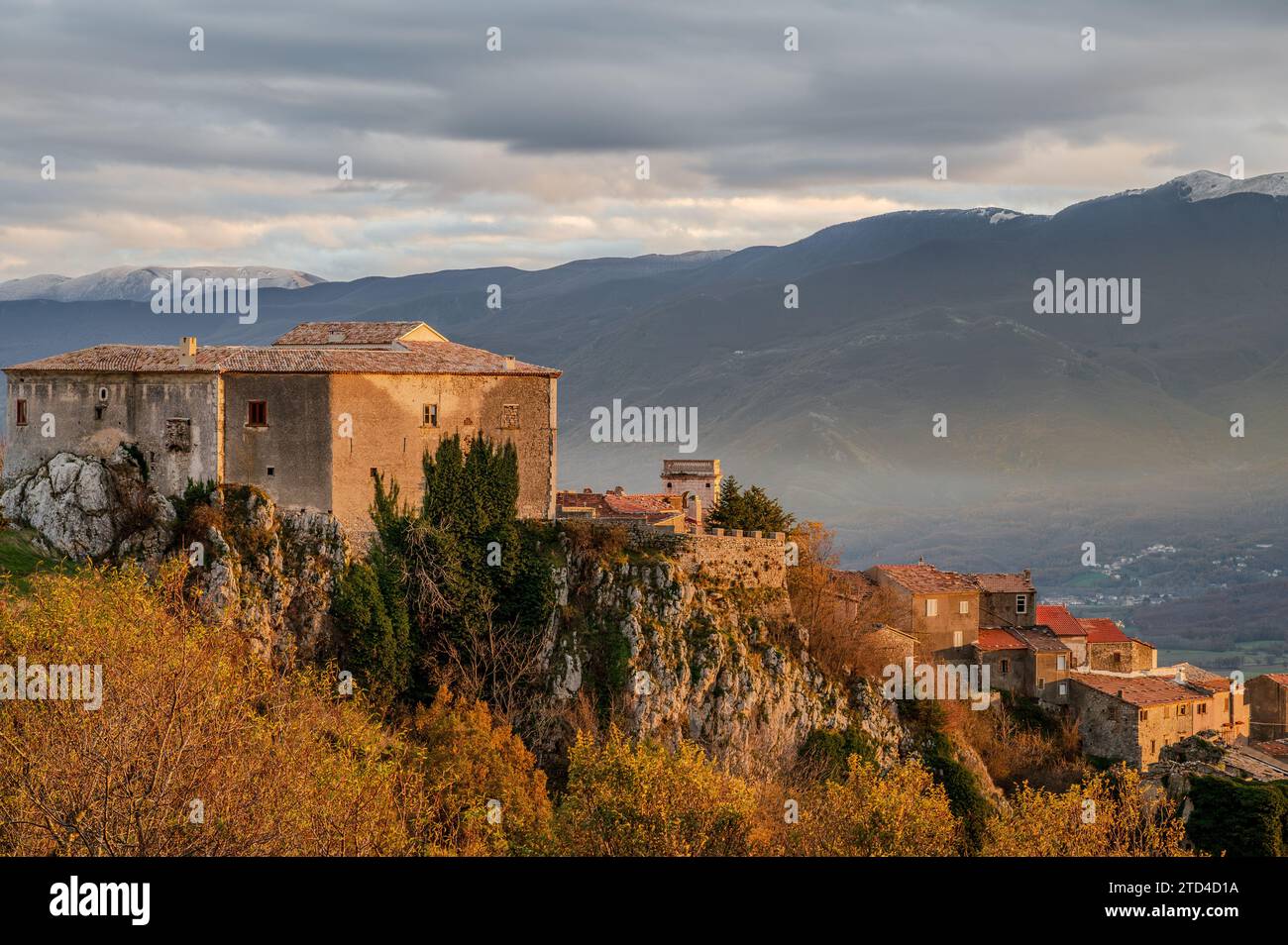 Macchiagodena est une commune italienne de 1 648 habitants dans la province d'Isernia en Molise. Banque D'Images