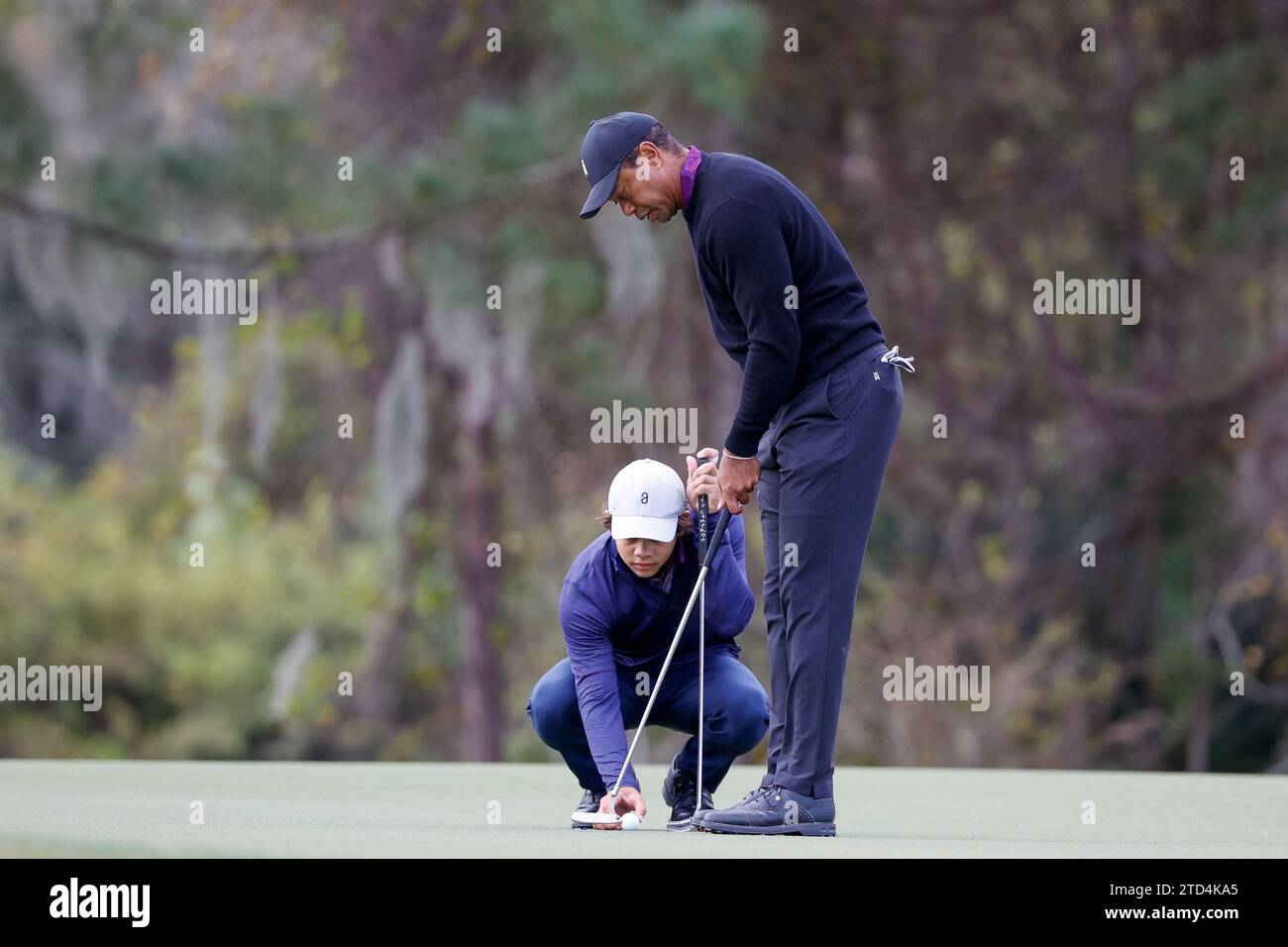 Orlando, États-Unis. 15 décembre 2023. 15 décembre 2023 : Tiger Woods et son fils Charlie Woods lors du tournoi Pro-Am au championnat PNC au Ritz-Carlton Golf Club à Orlando, Floride. Darren Lee/CSM (image de crédit : © Darren Lee/Cal Sport Media) crédit : Cal Sport Media/Alamy Live News Banque D'Images