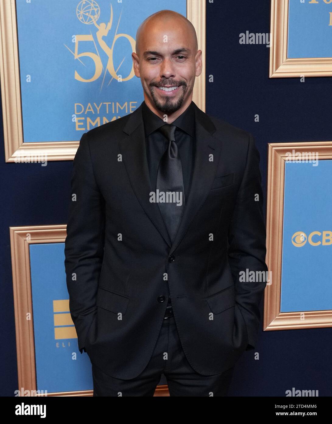 Bryton James arrive à la 50e cérémonie annuelle des Daytime Emmy Awards qui se tient à l’hôtel The Westin Bonaventure à Los Angeles, CA, le vendredi 15 décembre 2023. (Photo de Sthanlee B. Mirador/Sipa USA) Banque D'Images