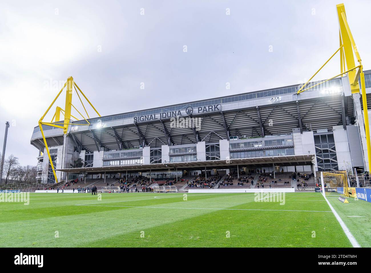 Stadion Rote Erde Borussia Dortmund II vs Hallescher FC, Fussball, 3 ...