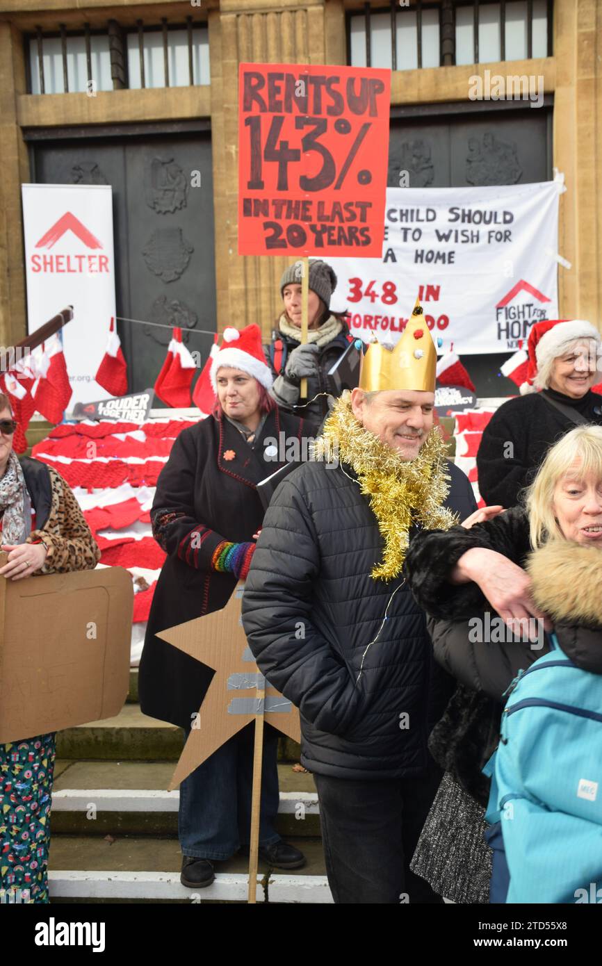 Manifestation d'abris contre la crise des sans-abri au Royaume-Uni, Hôtel de ville, Norwich, Royaume-Uni 16 décembre 2023 Banque D'Images