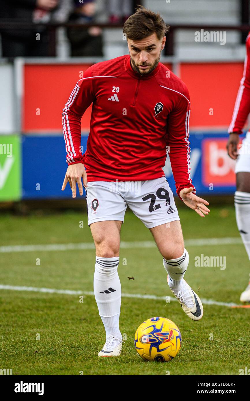 Salford, Royaume-Uni. 16 décembre 2023.Luke Garbutt de Salford City dans l'échauffement lors du match de Sky Bet League 2 entre Salford City et AFC Wimbledon à Moor Lane, Salford le samedi 16 décembre 2023. (Photo : Ian Charles | MI News) crédit : MI News & Sport / Alamy Live News Banque D'Images