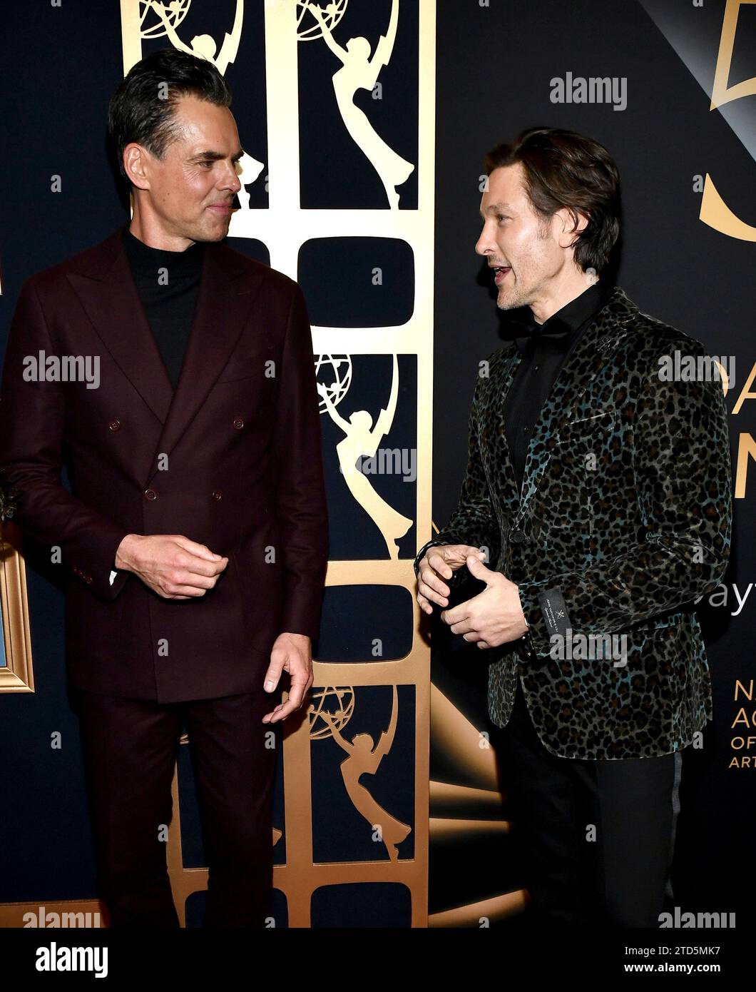 Los Angeles, États-Unis. 15 décembre 2023. Jason Thompson et Michael Graziadei participent à la 50e édition des Daytime Emmy Awards qui se tient au Westin Bonaventure Hotel & Suites le 15 décembre 2023 à Hollywood, CA ©Steven Bergman/AFF-USA.COM Credit : AFF/Alamy Live News Banque D'Images