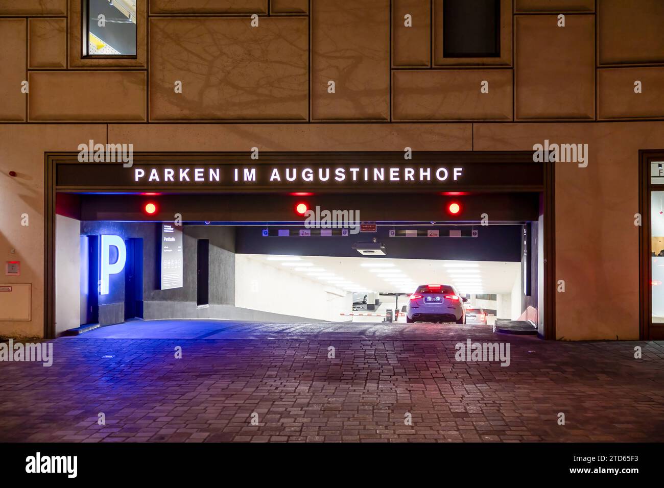 Die meisten Parkhäuser in der Nürnberger Innenstadt waren heute am 3. Adventssamstag voll und