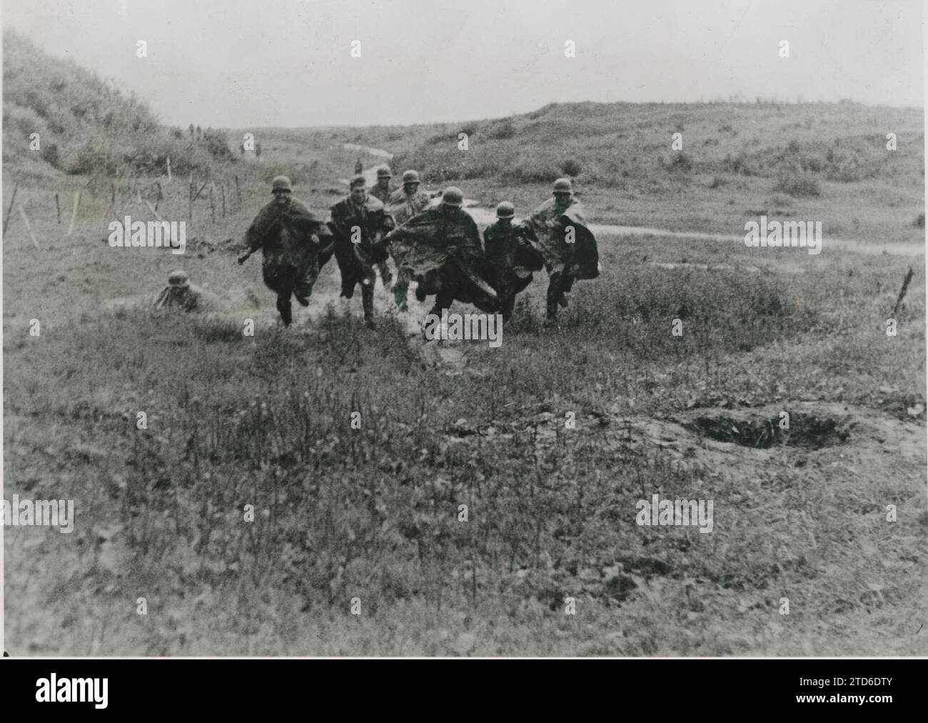 Russie. 1942. Alarme dans une position d'infanterie de la Division
