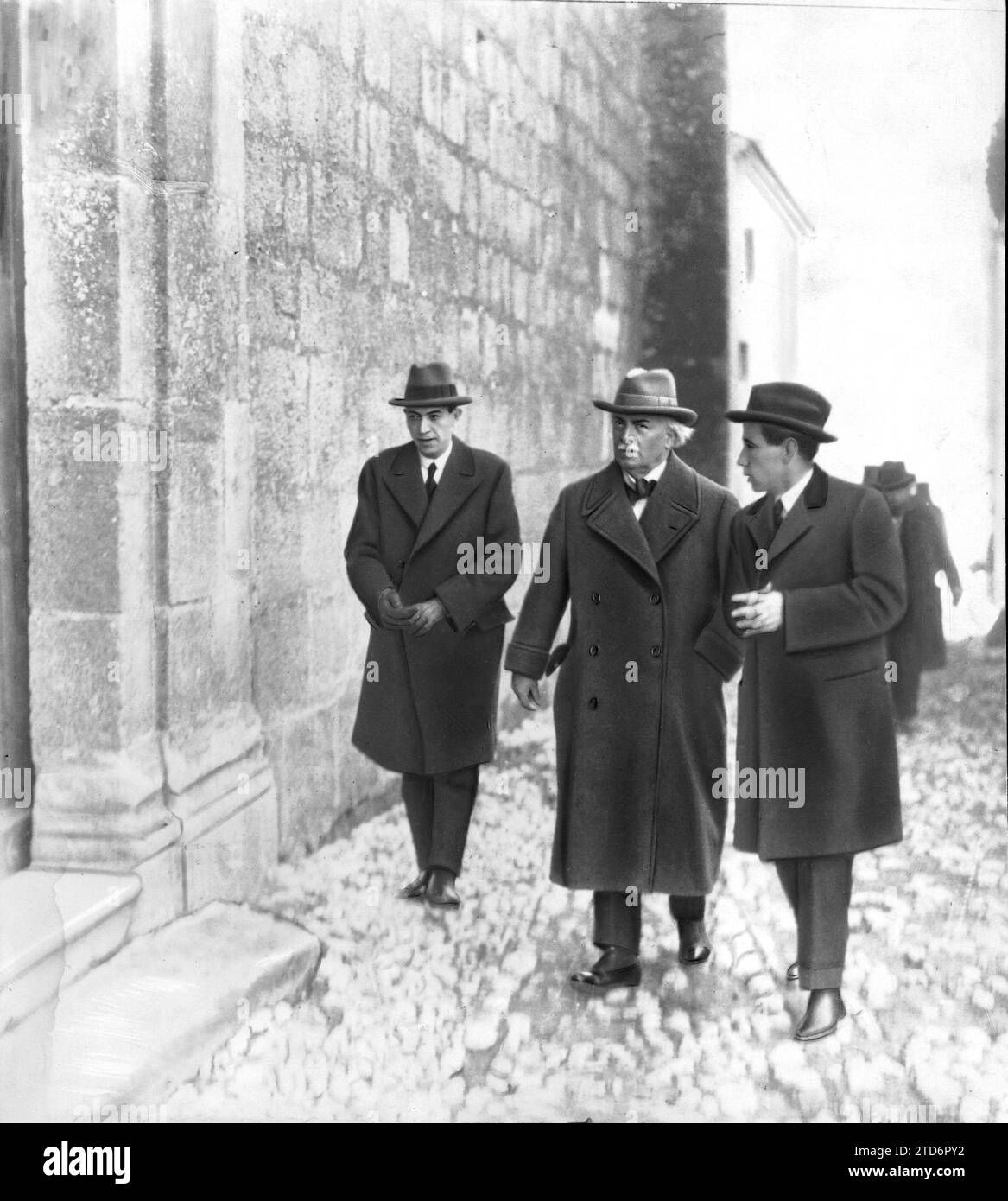 01/08/1923. Rond. La visite de M. Lloyd George. L'ancien ministre anglais (X) quitte la cathédrale, accompagné du maire. Crédit : Album / Archivo ABC / Garrido Banque D'Images