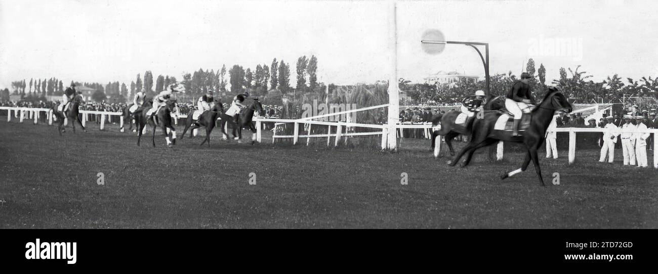 05/27/1917. À l'hippodrome de Castellana. Un aspect de la course du Prix 'Keleli', vérifiée dimanche dernier. Crédit : Album / Archivo ABC / Portela Banque D'Images