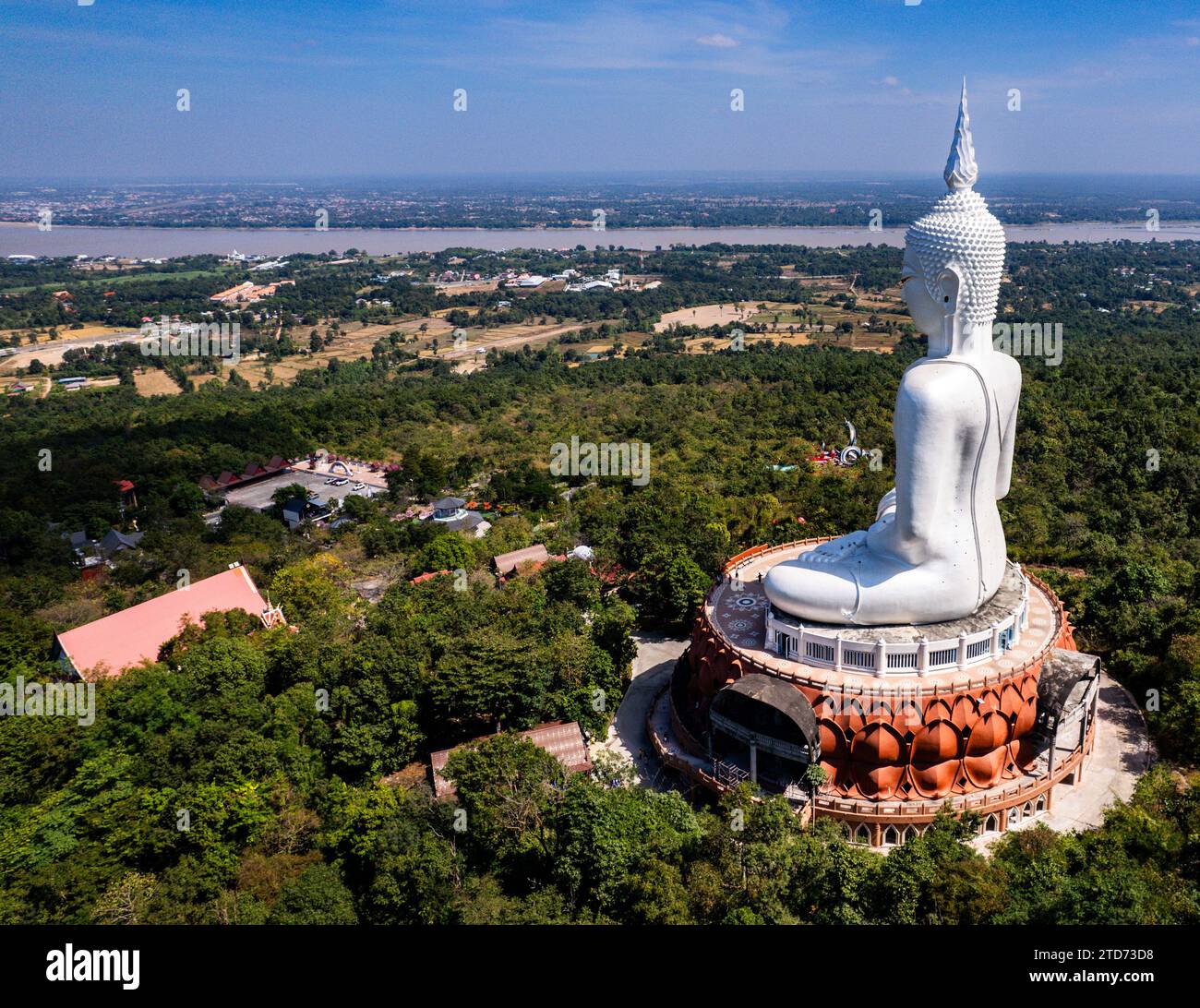 Vue aérienne du Wat Roi Phra Phutthabat Phu Manorom, Mukdahan, Thaïlande Banque D'Images