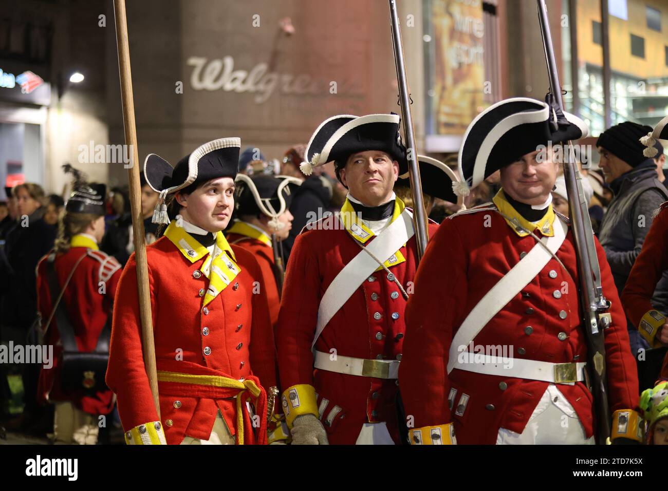 Boston, ma, États-Unis. 16 décembre 2023. Le 250th Boston Tea Party a lieu dans des lieux emblématiques reproduisant les réunions menant au port de Boston où le thé est jeté par-dessus bord des navires. (Image de crédit : © Christy Prosser/ZUMA Press Wire) USAGE ÉDITORIAL SEULEMENT! Non destiné à UN USAGE commercial ! Crédit : ZUMA Press, Inc./Alamy Live News Banque D'Images Boston, ma, États-Unis. 16 décembre 2023. Le 250th Boston Tea Party a lieu dans des lieux emblématiques reproduisant les réunions menant au port de Boston où le thé est jeté par-dessus bord des navires. (Image de crédit : © Christy Prosser/ZUMA Press Wire) USAGE ÉDITORIAL SEULEMENT! Non destiné à UN USAGE commercial ! Crédit : ZUMA Press, Inc./Alamy Live News Banque D'Images