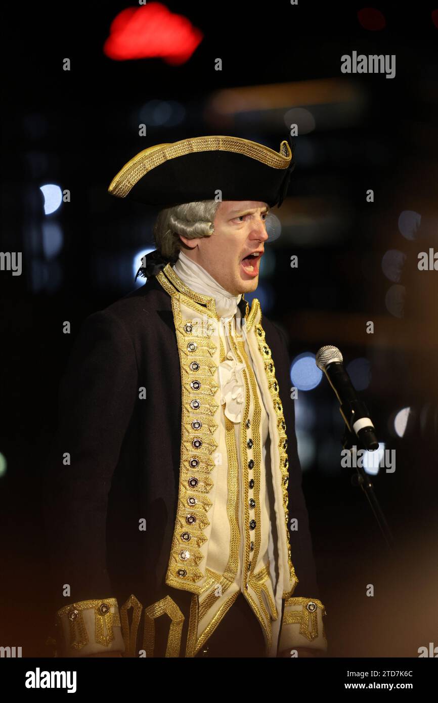 Boston, ma, États-Unis. 16 décembre 2023. Le 250th Boston Tea Party a lieu dans des lieux emblématiques reproduisant les réunions menant au port de Boston où le thé est jeté par-dessus bord des navires. (Image de crédit : © Christy Prosser/ZUMA Press Wire) USAGE ÉDITORIAL SEULEMENT! Non destiné à UN USAGE commercial ! Crédit : ZUMA Press, Inc./Alamy Live News Banque D'Images Boston, ma, États-Unis. 16 décembre 2023. Le 250th Boston Tea Party a lieu dans des lieux emblématiques reproduisant les réunions menant au port de Boston où le thé est jeté par-dessus bord des navires. (Image de crédit : © Christy Prosser/ZUMA Press Wire) USAGE ÉDITORIAL SEULEMENT! Non destiné à UN USAGE commercial ! Crédit : ZUMA Press, Inc./Alamy Live News Banque D'Images