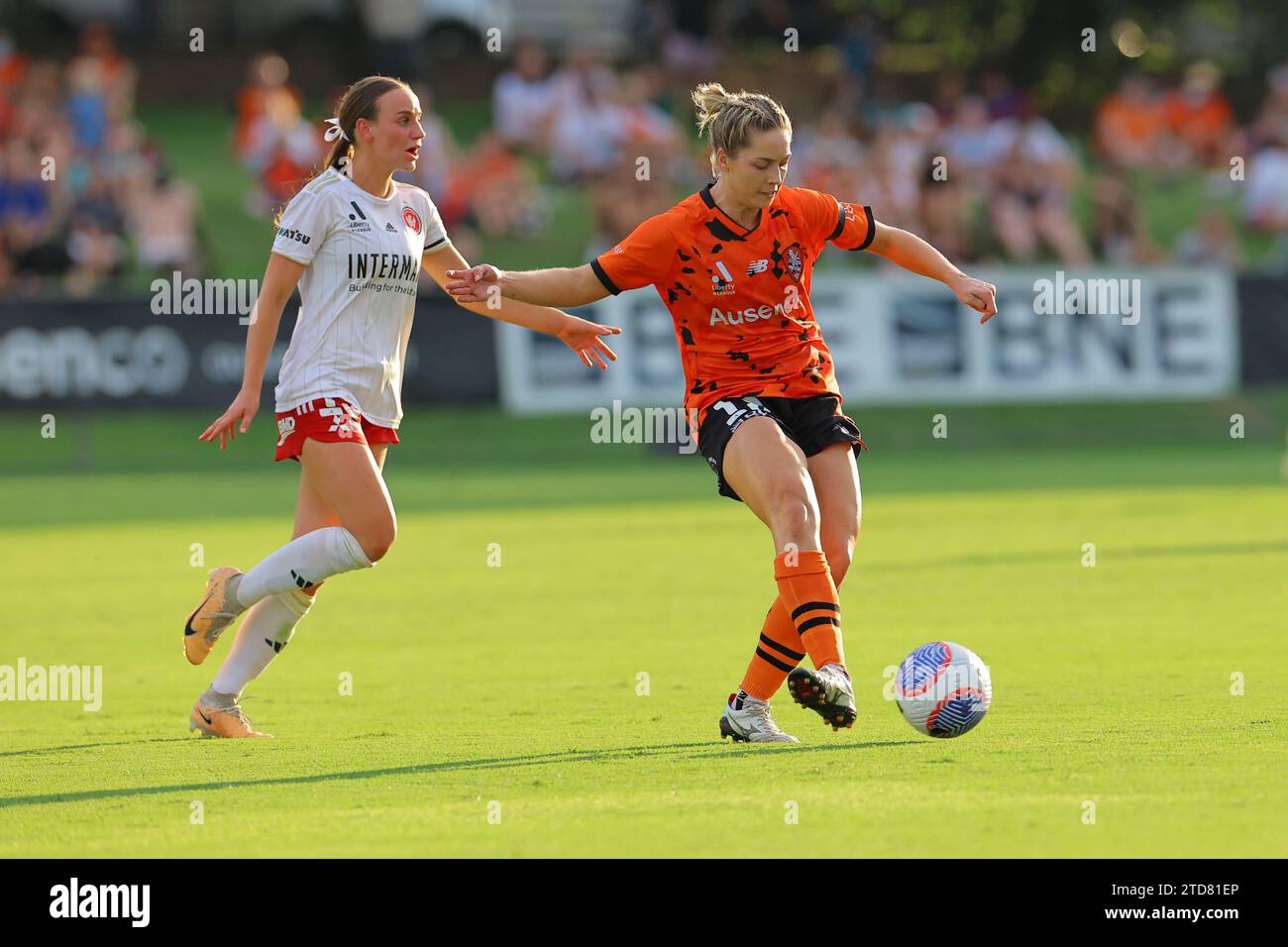 Perry Park, Queensland, Australie, 17 décembre 2023 : Teagan Thompson (18 Brisbane) en action lors du match Liberty A League entre Brisbane Roar FC et Western Sydney Wanderers FC à Perry Park, Brisbane, Australie. (Matthew Starling / SPP) Banque D'Images