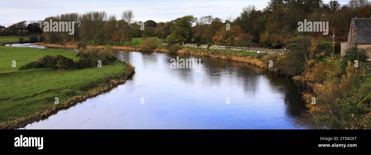 La rivière Annan depuis le pont routier, Annan Town, Dumfries et Galloway, Écosse, Royaume-Uni Banque D'Images