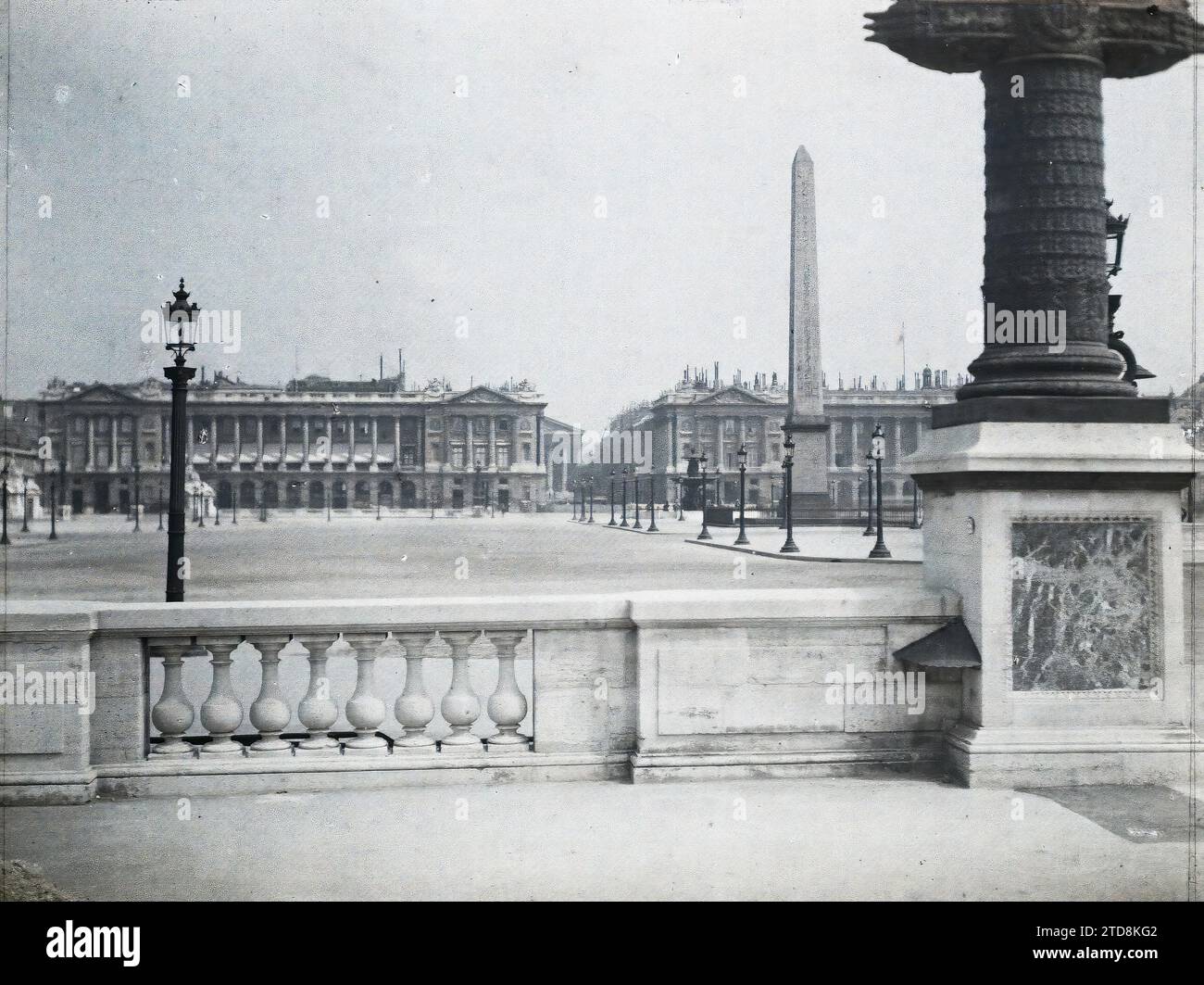 Paris (8e arrondissement), France place de la Concorde, logement, Architecture, Art, réverbère, lampadaire, Obélisque, Ministère, Architecture civile publique, colonne, Fontaine, Hôtel particulier, place, Antiquité, France, Paris, place de la Concorde, Concorde, 01/07/1914 - 31/07/1914, Passet, Stéphane, photographe, Autochrome, photo, verre, Autochrome, photo, positif, horizontal, taille 9 x 12 cm Banque D'Images