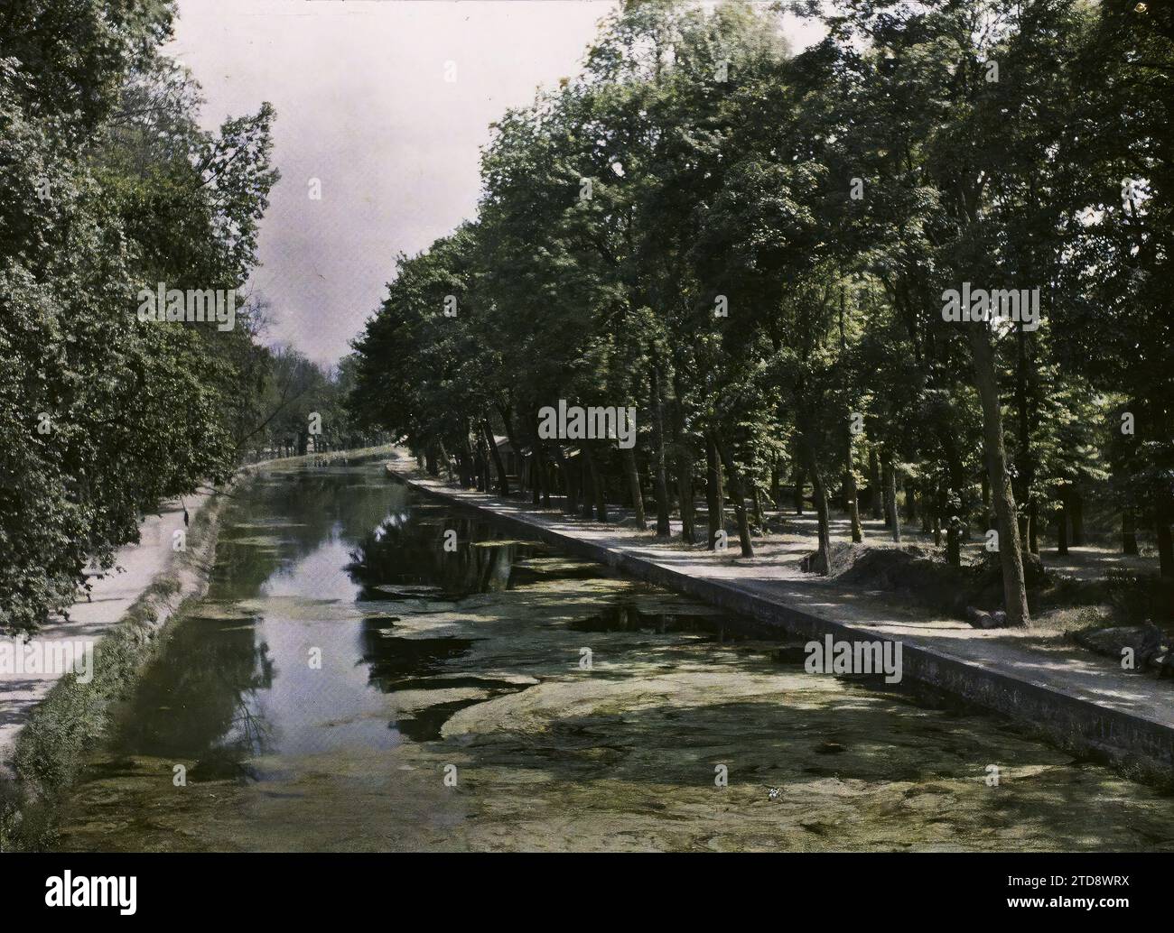 Reims, Marne, Champagne, France, Habitat, architecture, nature, Environnement, première Guerre mondiale, Canal, génie civil, hydrographie, Parc, jardin, après-guerre, France, Reims, le Canal, Reims, 19/06/1919 - 19/06/1919, Léon, Auguste, photographe, 1919 - Reims - Auguste Léon - (April-juin), Autochrome, photo, verre, Autochrome, photo, positive Banque D'Images Reims, Marne, Champagne, France, Habitat, architecture, nature, Environnement, première Guerre mondiale, Canal, génie civil, hydrographie, Parc, jardin, après-guerre, France, Reims, le Canal, Reims, 19/06/1919 - 19/06/1919, Léon, Auguste, photographe, 1919 - Reims - Auguste Léon - (April-juin), Autochrome, photo, verre, Autochrome, photo, positive Banque D'Images