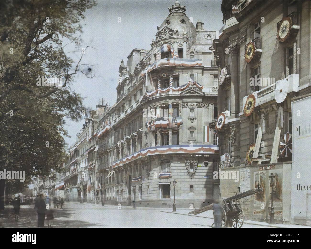 Paris 8e Arr France D cor B timent Sur Les Champs Elys es L paris-8e-arr-france-d-cor-b-timent-sur-les-champs-elys-es-l