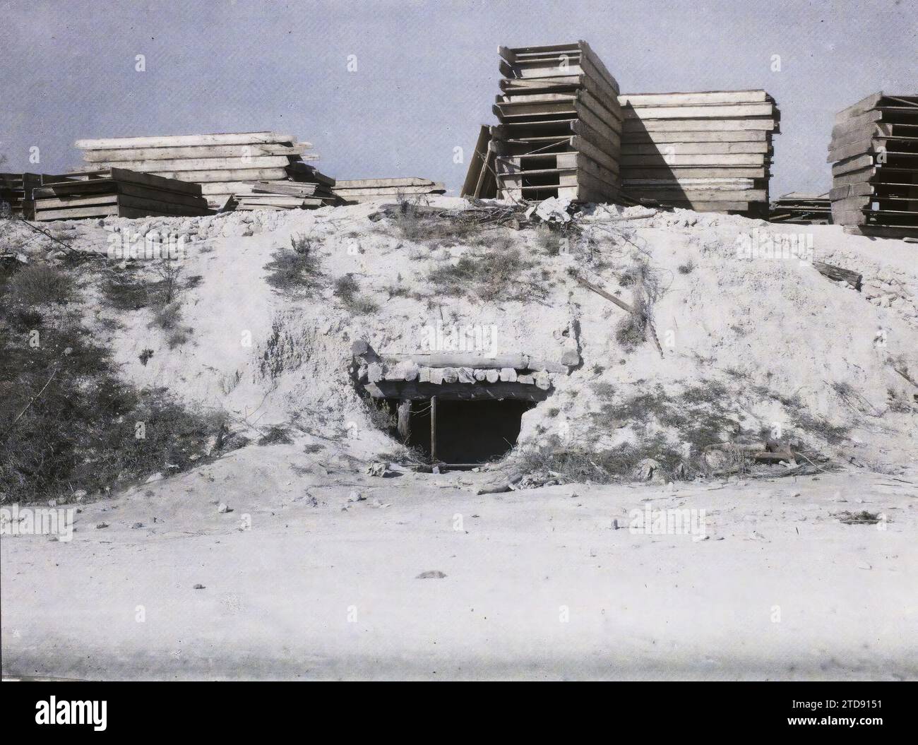Reims, Marne, Champagne, France, première Guerre mondiale, habitat, Architecture, ruines, façade, Architecture fortifiée, forteresse, après-guerre, France, Reims, le fort de la Pompelle, Reims, 05/09/1919 - 05/09/1919, Léon, Auguste, photographe, 1919 - Reims - Auguste Léon - (septembre), Autochrome, photo, verre, Autochrome, photo, positive Banque D'Images