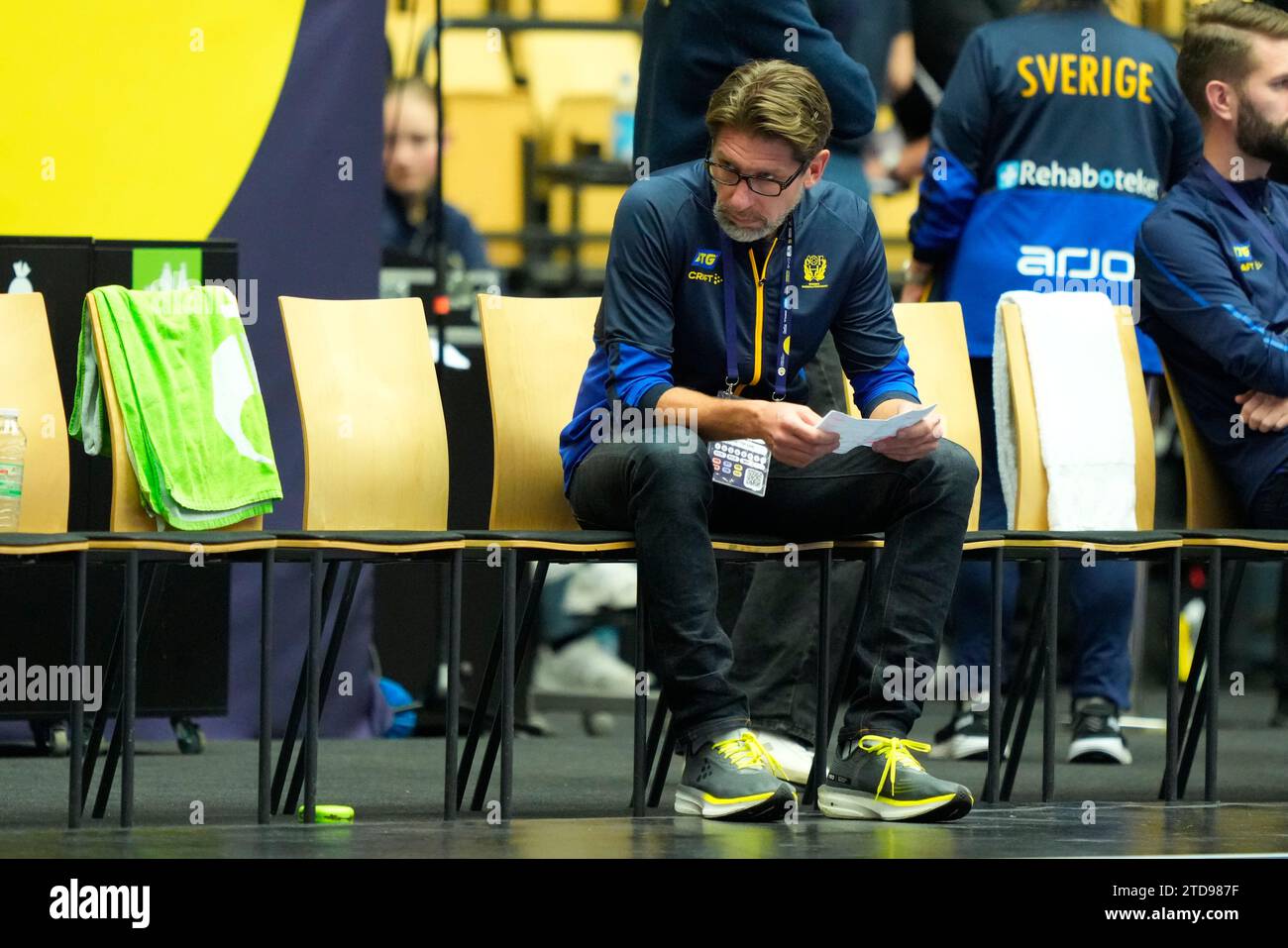 Thomas Axner, entraîneur suédois, avant le match de bronze du Championnat du monde féminin de handball de l'IHF entre le Danemark et la Suède à Jyske Bank Boxen à Herning, Danemark, le dimanche 17 décembre 2023 Banque D'Images