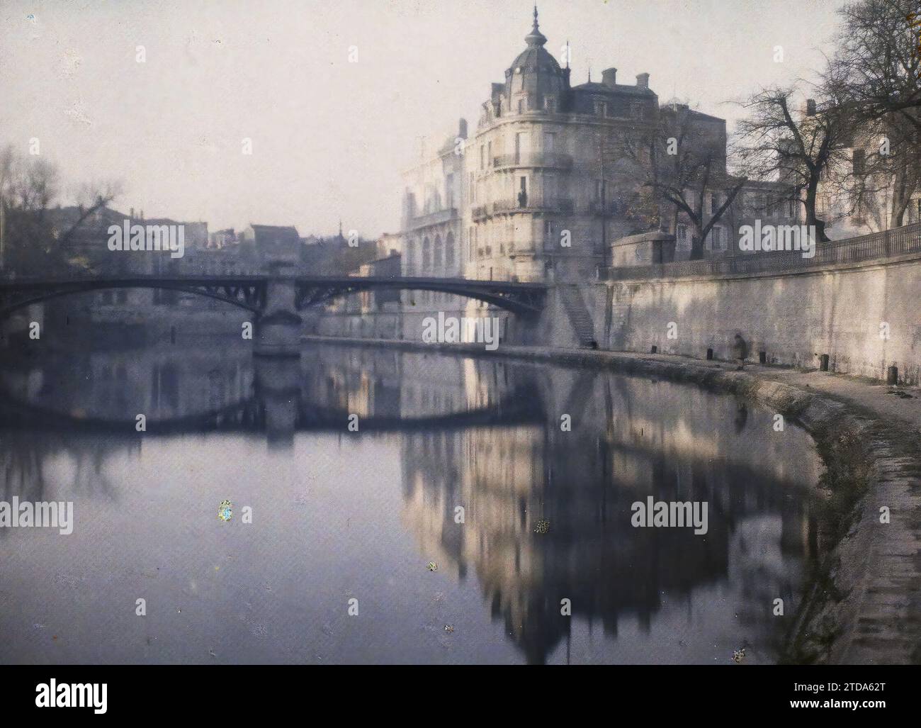 Verdun, France, Habitat, Architecture, nature, environnement, première Guerre mondiale, Rivière, Escaliers, Génie civil, quai, hydrographie, reconstructions, après-guerre, Pont, Meuse, Verdun, rives de la Meuse, Verdun, 14/11/1929 - 14/11/1929, Passet, Stéphane, photographe, 1929 - provinces Françaises - Stéphane Passet - (26 mars-18 mai), Autochrome, photo, verre, Autochrome, photo, positive Banque D'Images Verdun, France, Habitat, Architecture, nature, environnement, première Guerre mondiale, Rivière, Escaliers, Génie civil, quai, hydrographie, reconstructions, après-guerre, Pont, Meuse, Verdun, rives de la Meuse, Verdun, 14/11/1929 - 14/11/1929, Passet, Stéphane, photographe, 1929 - provinces Françaises - Stéphane Passet - (26 mars-18 mai), Autochrome, photo, verre, Autochrome, photo, positive Banque D'Images