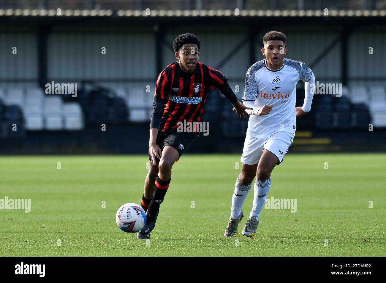 Swansea, pays de Galles. 25 novembre 2023. Action du match de la coupe de la Ligue de développement professionnel des moins de 16 ans entre Swansea City et AFC Bournemouth à la Swansea City Academy à Swansea, pays de Galles, Royaume-Uni le 25 novembre 2023. Crédit : Duncan Thomas/Majestic Media. Banque D'Images