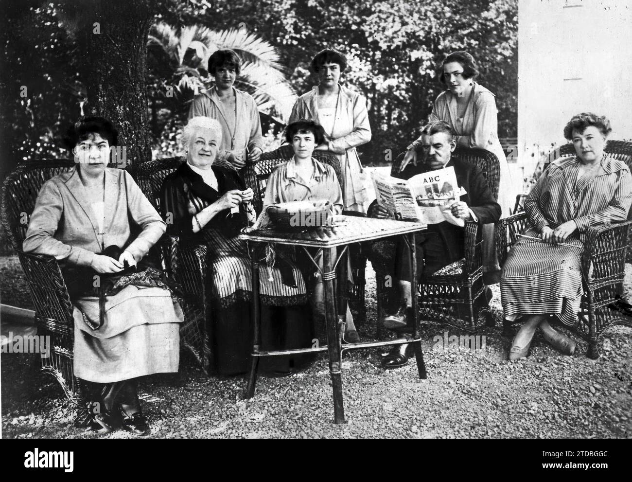 08/31/1918. Vacances d'été des diplomates à Sebastian. L'ambassadeur d'Allemagne à Madrid, prince de Ratibor, avec sa famille, dans le jardin de la Villa Urdinsu. Crédit : Album / Archivo ABC Banque D'Images