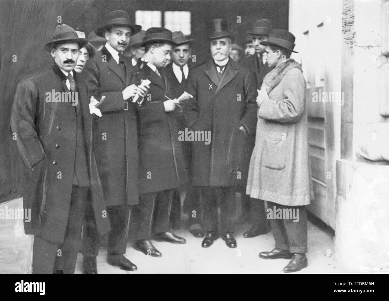 03/06/1922. Madrid. La crise ministérielle. Le président du Congrès, M. Sánchez Guerra (X), quitte le Palais, après avoir reçu l'ordre de SM le Roi de former un gouvernement. Crédit : Album / Archivo ABC / Julio Duque Banque D'Images
