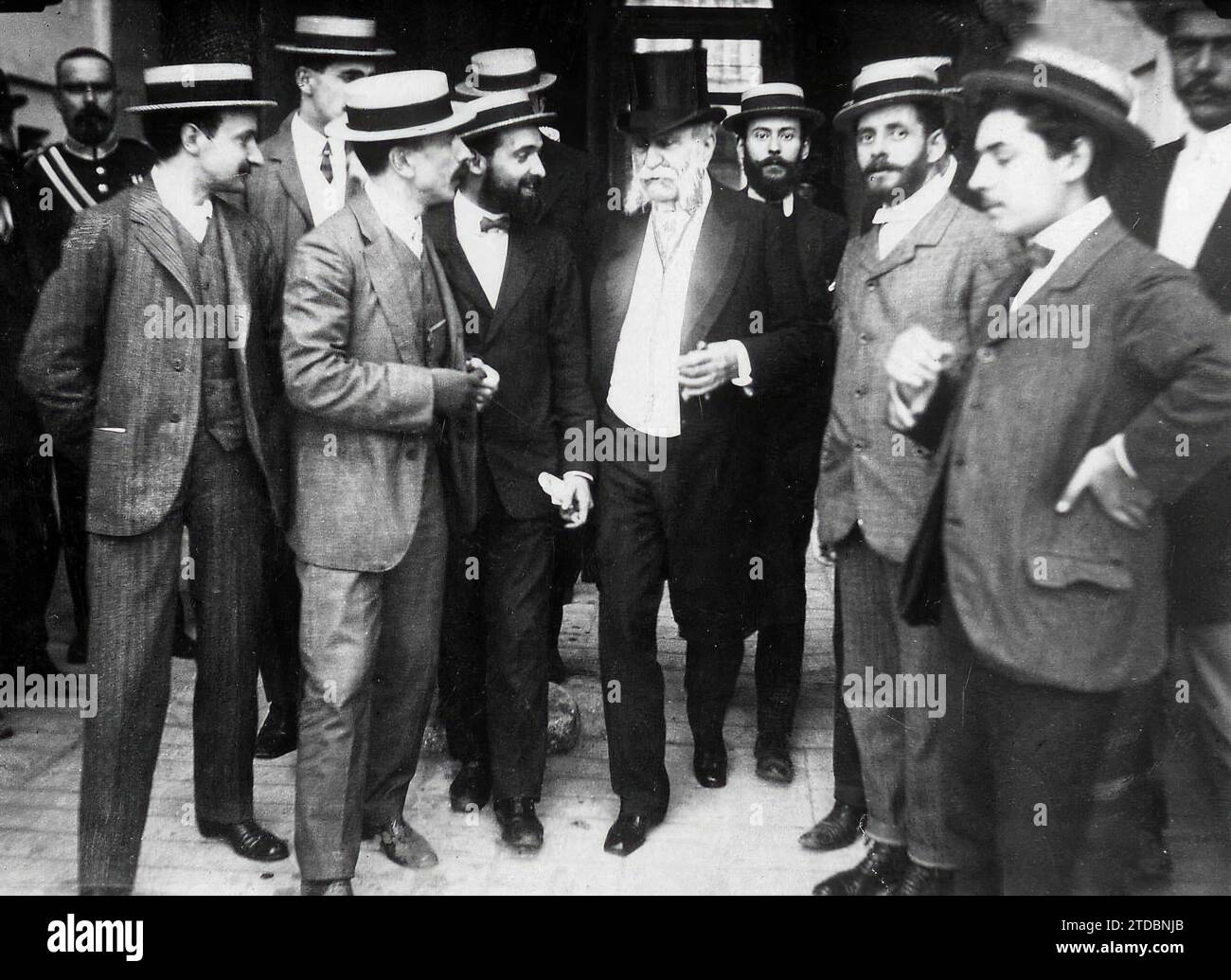 Madrid, 07/04/1906. Le marquis de la Vega de Armijo quitte le Palais Royal après avoir parlé avec le Roi de la question politique. Crédit : Album / Archivo ABC / Asenjo Banque D'Images