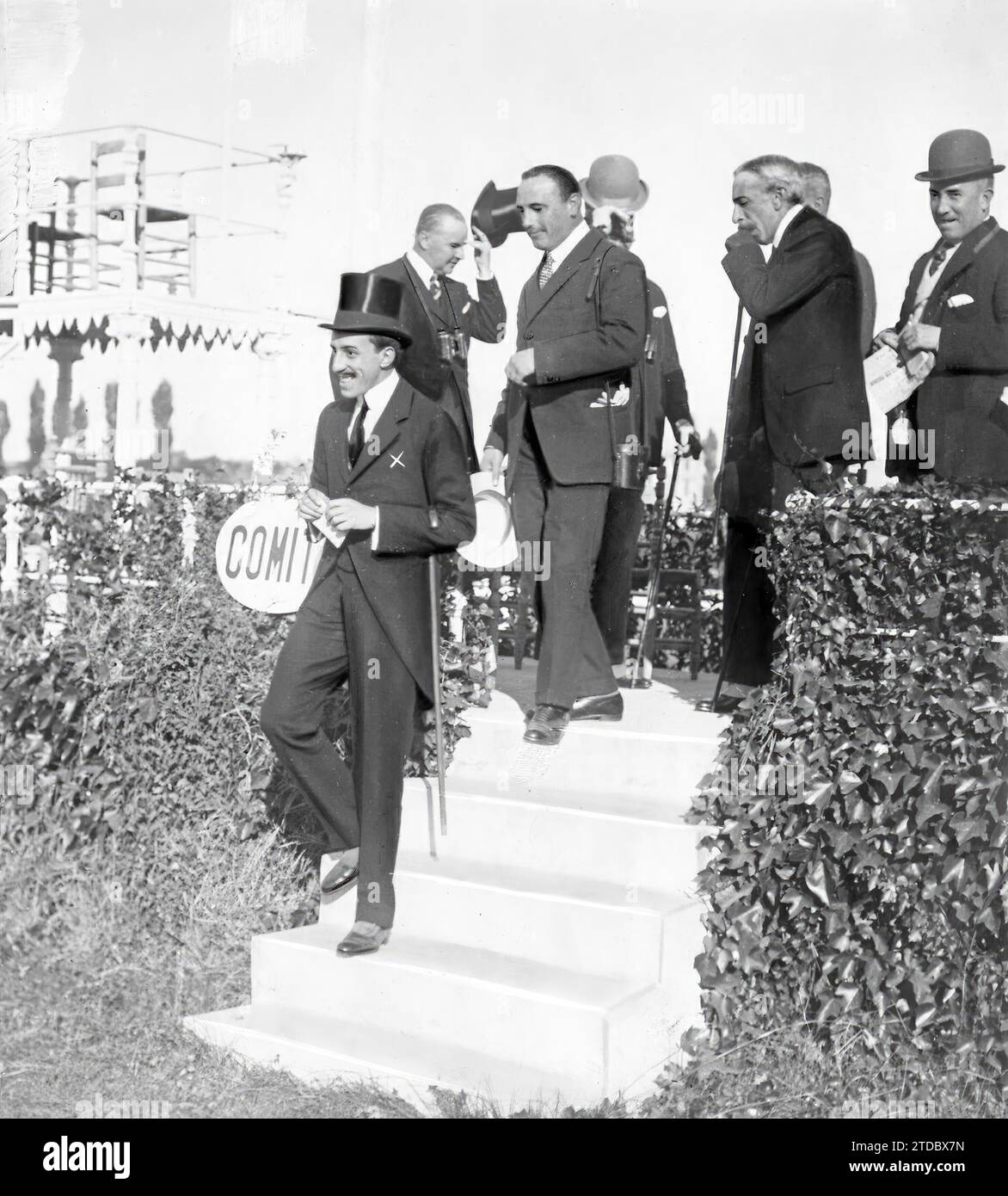 10/01/1917. À l'hippodrome de Castellana à Madrid HM le Roi descend de la tribune du jury, d'où il a assisté à l'une des courses d'hier. Crédit : Album / Archivo ABC / Ramón Alba Banque D'Images