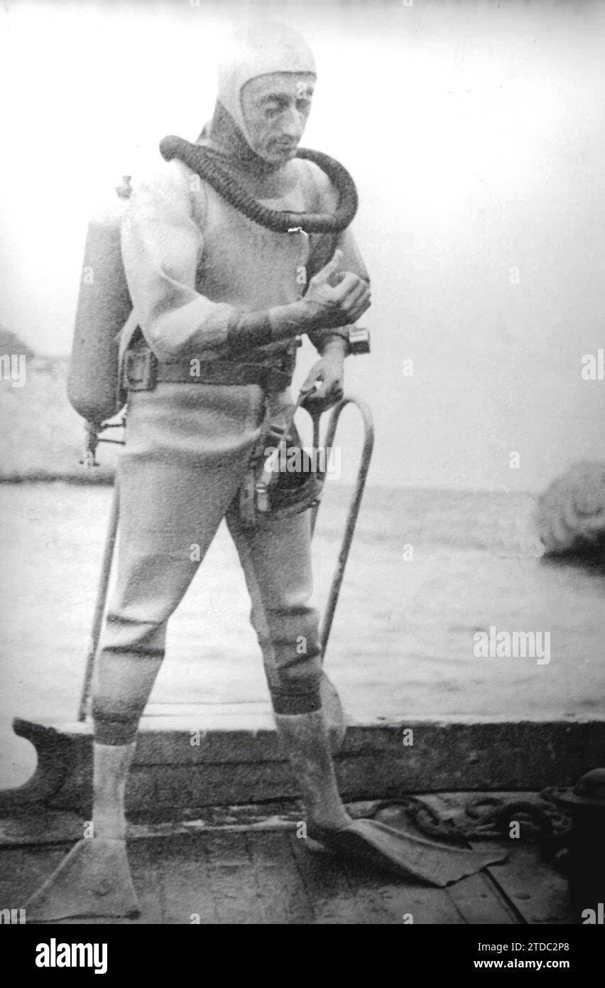 01/01/1955. Cousteau à bord du 'Calypso' lors de son voyage à travers la Méditerranée -. Crédit : Album / Archivo ABC Banque D'Images